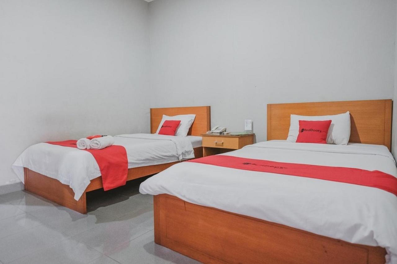 Reddoorz Premium @ Jalan Pal 10 Jambi Otel Dış mekan fotoğraf